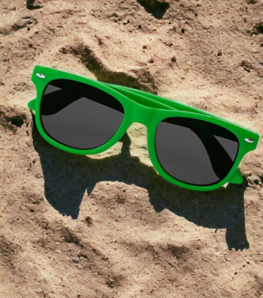 Очки солнцезащитные BRISA / Солнечные очки с защитой UV400 в глянцевой цветной оправе 